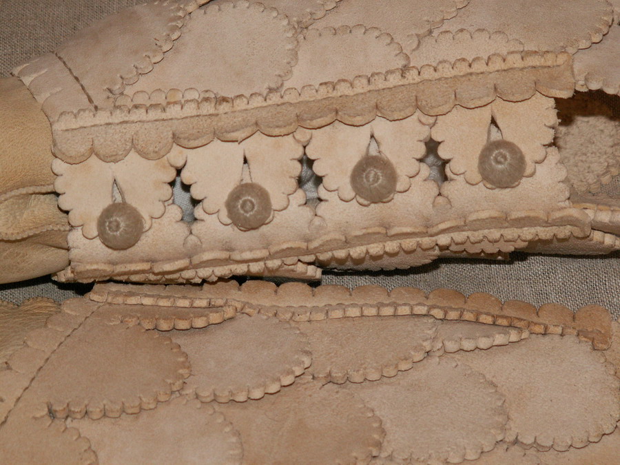 17th century scale cuff gauntlets